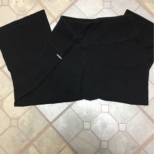 (198) Black Capri Work Out Pants
